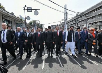 Ridwan Kamil Ikuti “Historical Walk” Konferensi Internasional MPR