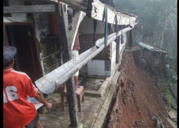 Rumah Ahman di Maniis Ciamis Nyaris Terseret Longsor, Halaman Belakang Sudah Lenyap