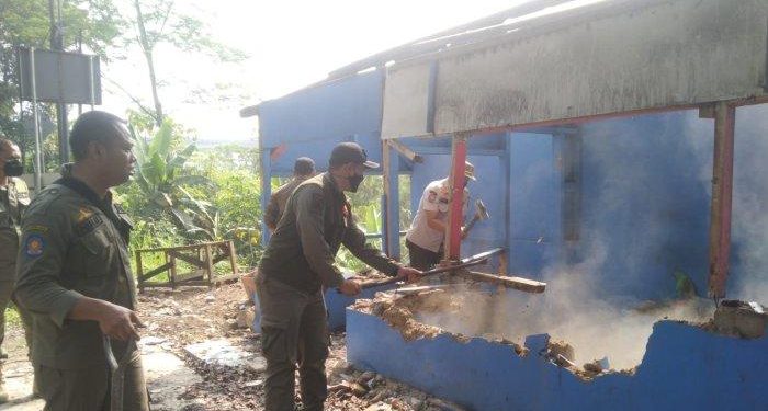 Dipakai Prostitusi hingga Pesta Miras, 8 Warung Remang-Remang di Bandung Barat Dibongkar