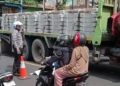 Gagal Salip Kendaraan dengan Mulus, Pemotor di Cianjur Tewas Terlindas Truk Bermuatan Hebel