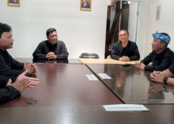 Ketua DPRD Kota Bandung Tinjau Posko Pengaduan THR, Paling Lambat H -7 Lebaran THR Harus Cair