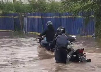Warga Majalaya Bosan Jadi Korban Banjir dari Jaman Gadis sampai Udah Mau Punya Cucu Banjir Terus