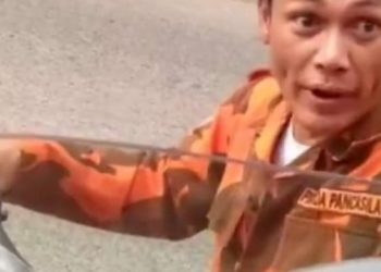 Lelaki Berseragam Pemuda Pancasila Palak Sopir Truk di di Kawasan Lanud Atang Sendjaja