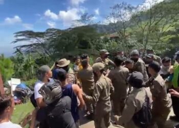 Penertiban PKL di Puncak Kembali Ricuh, Pedagang Saling Pukul dengan Petugas