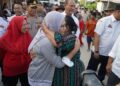 Puluhan Tahun Tak Tersentuh Pembangunan, Kini Warga Sumringah Jalannya Dibeton Bupati Nina Agustina