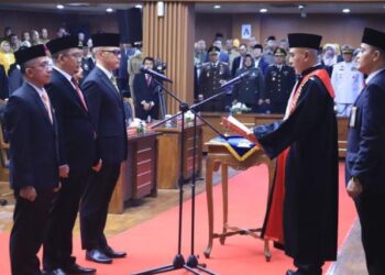 DPRD Kota Bandung Menggelar Rapat Paripurna Terkait Pengucapan Sumpah Janji Pimpinan DPRD Kota Bandung Masa Jabatan Tahun 2024-2029