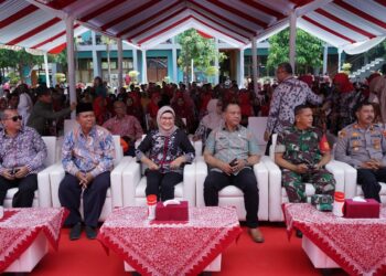 Bupati Indramayu Nina Agustina Anggarkan 13 Miliar Untuk Guru Madrasah