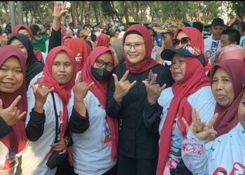 YOSEPH HUSEIN IBRAHIM “WONG WADON PILIHANE KUDU WONG WADON MANING” SERIBU IBU IBU JILBAB MERAH MANGGUNGAN – PLOSOKEREP SIAP MENANGKAN NINA-TOBRONI