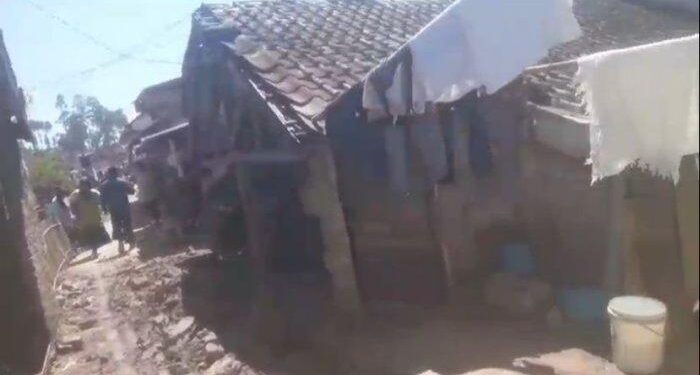 Warga Kertasari Panik Gempa Guncang Kabupaten Bandung Dinding SD Retak Getaran Cukup Kuat