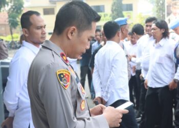 Polres Garut Gelar Tes Urin Untuk Pastikan Anggota Bebas Narkoba