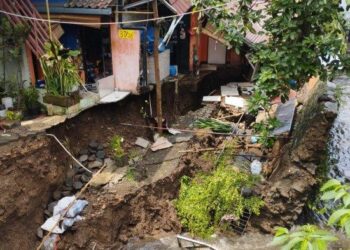 Update Longsor Kirmir di Kota Bandung, 16 KK Sudah Dievakuasi dan Diungsikan ke Tempat Aman