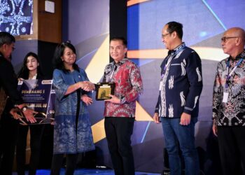 Pemda Provinsi Jabar Raih Penghargaan Bidang Kebinamargaan dari Kementerian PU