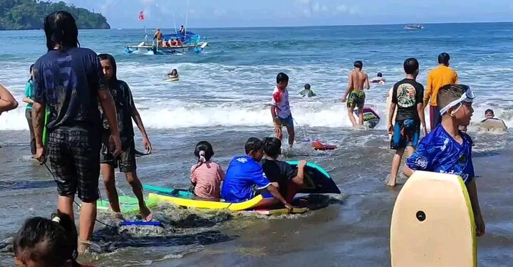 Pantai Cilame Rancabuaya Garut Selatan Jadi Incaran Wisatawan Luar Kota
