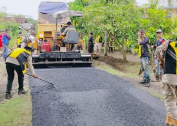 Pembangunan Jalan Desa di Kampung Bojong Desa Purbayani Gunakan HOTMIX