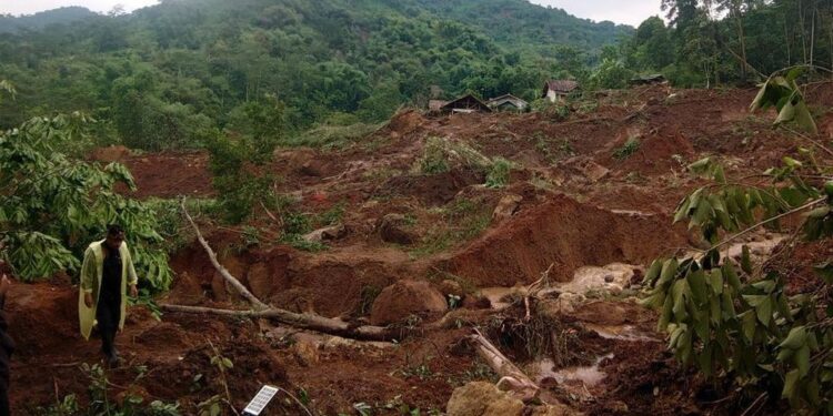 Longsor Arjasari Bandung, Hujan Lebat Tebing Runtuh Bukit Terbelah Imbas Tanah 
