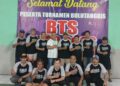 Pembukaan Turnamen Bulu Tangkis BTS Cup Tahun 2026 di Gor Desa Margahayu Selatan Bandung
