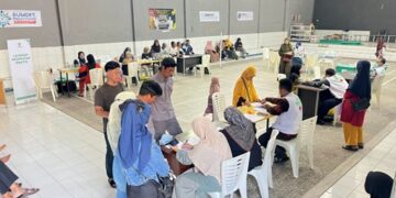 Warga Antusias Ikuti Pelayanan Kesehatan Gratis Rumah Sehat BAZNAS Jawa Barat di Desa Langonsari