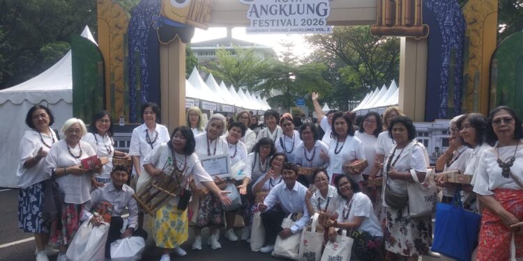 Tuti Rahmat Sunarti, Bandung Kota Angklung Festival 2026 Meriah, Ratusan Seniman Tampilkan Harmoni Budaya
