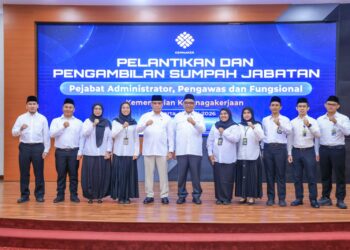 Lantik 10 Pejabat, Menaker Tekankan Penguatan K3 dan Tata Kelola yang Akuntabel