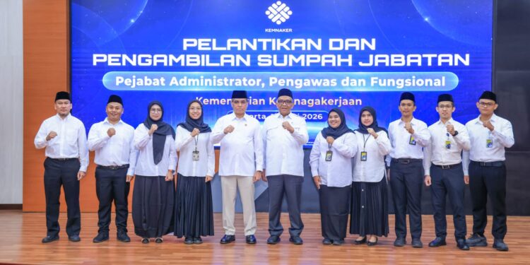 Lantik 10 Pejabat, Menaker Tekankan Penguatan K3 dan Tata Kelola yang Akuntabel