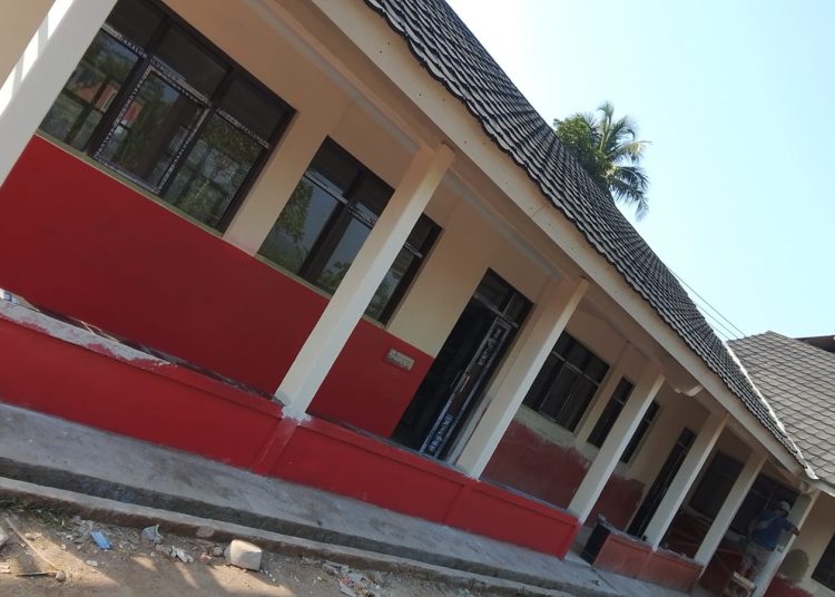 Progres 50 Persen, Revitalisasi 10 Ruangan SDN 3 Mekarmukti Garut Berjalan Sesuai Target