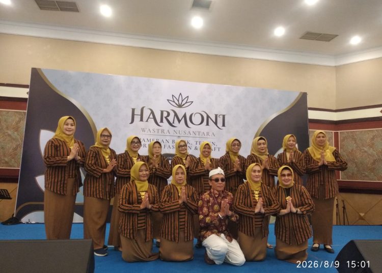 Angklung Merah Putih Meriahkan Harmoni Wastra Nusantara, Yatno Trihardani: Lestarikan Budaya dengan Kebersamaan
